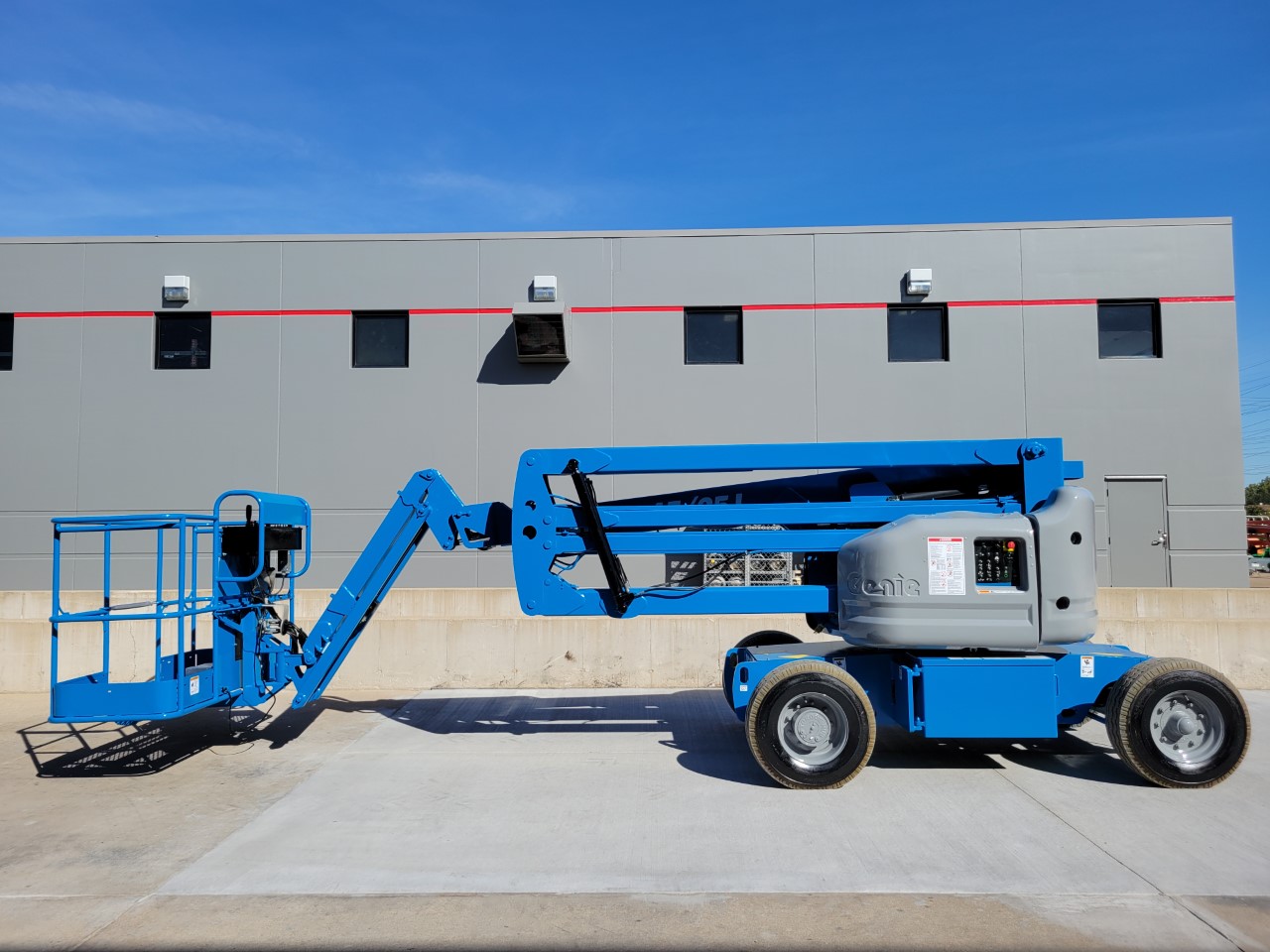 2012 GENIE Z-45/25J 500 LBS DIESEL 45 FT BOOM LIFT ARTICULATING WITH JIB  ARM 4WD 2972 HOURS STK# BF9878449-RIL