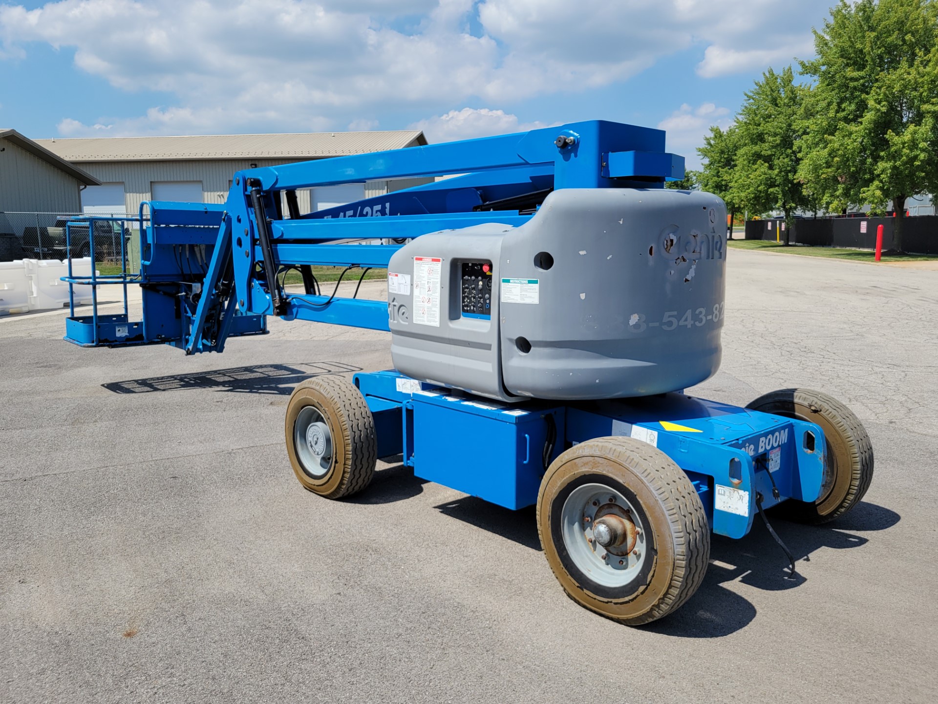 2012 GENIE Z-45/25J 500 LBS DIESEL 45 FT BOOM LIFT ARTICULATING WITH JIB  ARM 4WD 2972 HOURS STK# BF9878449-RIL